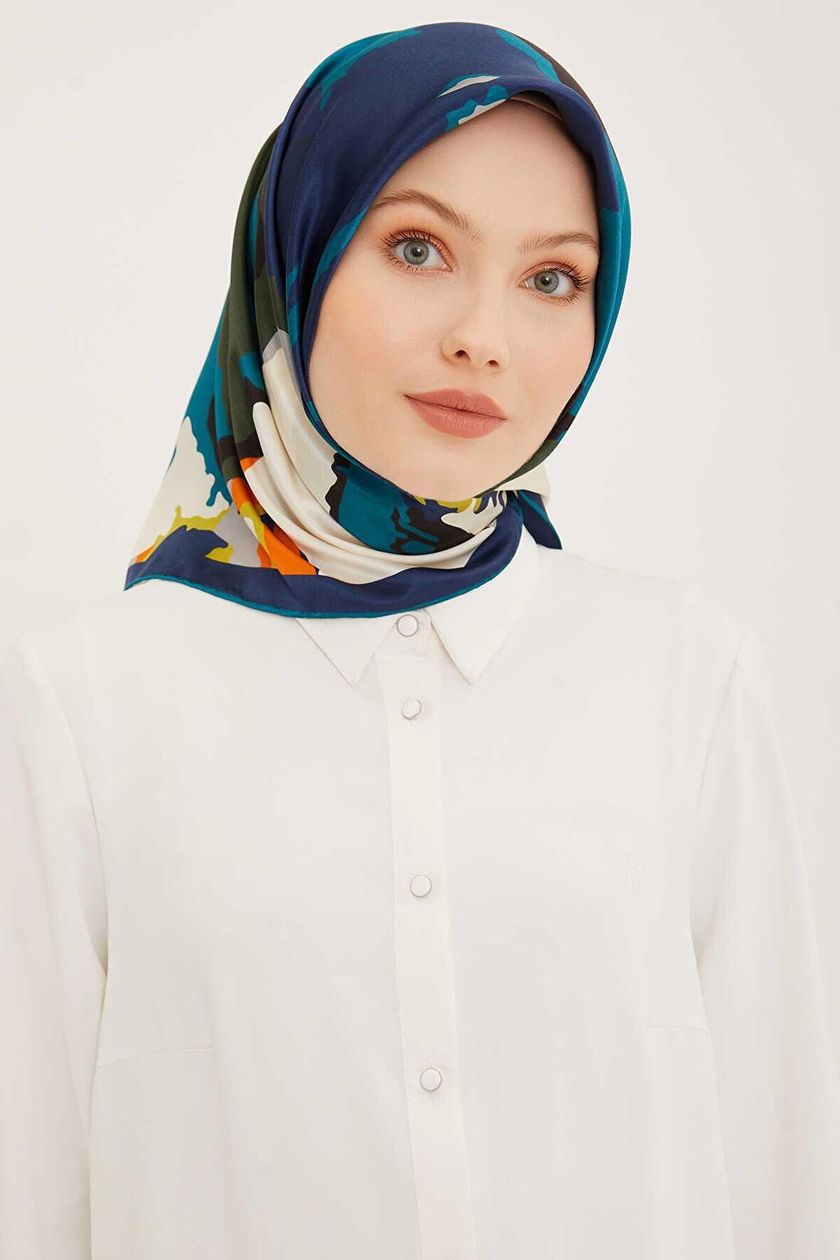 Armine Petrol Yeşili Desenli Tivil İpek Eşarp 8935-55