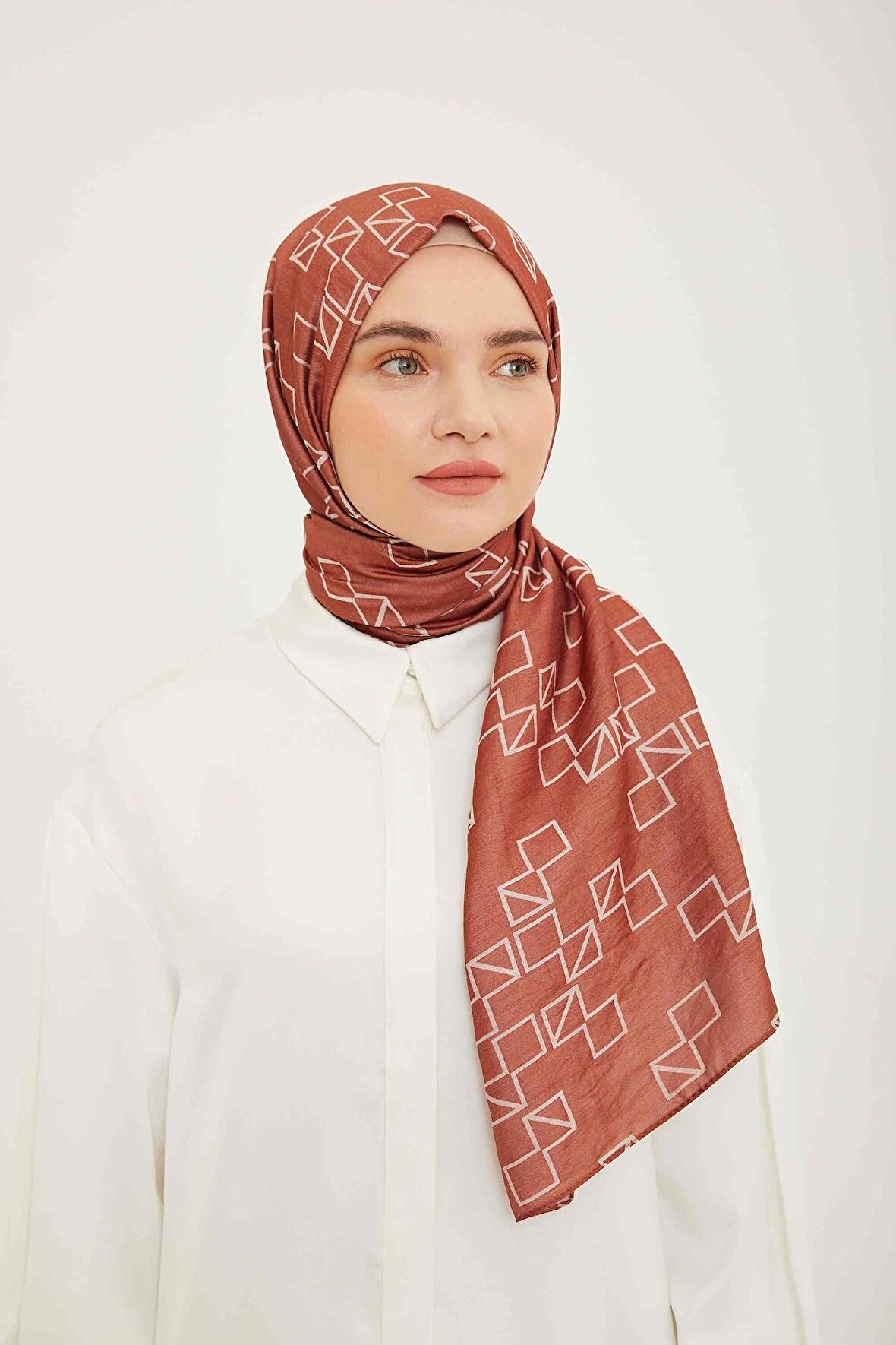 Armine Trend Koyu Kiremit Geometrik Desen Pure Lina Şal 15-23033