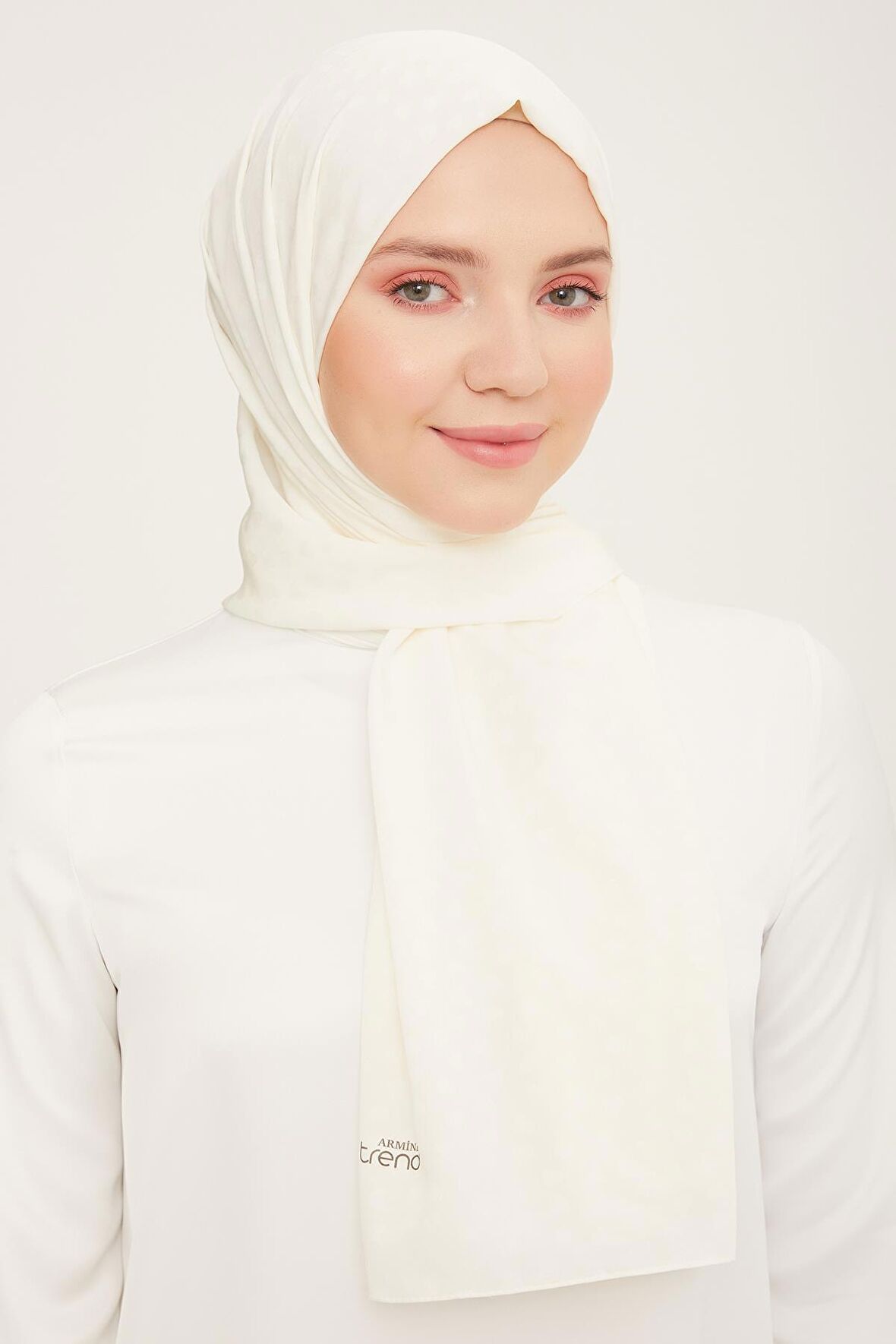 Armine Trend J.Capri Şal 4-100 - Kalpli Kırık Beyaz