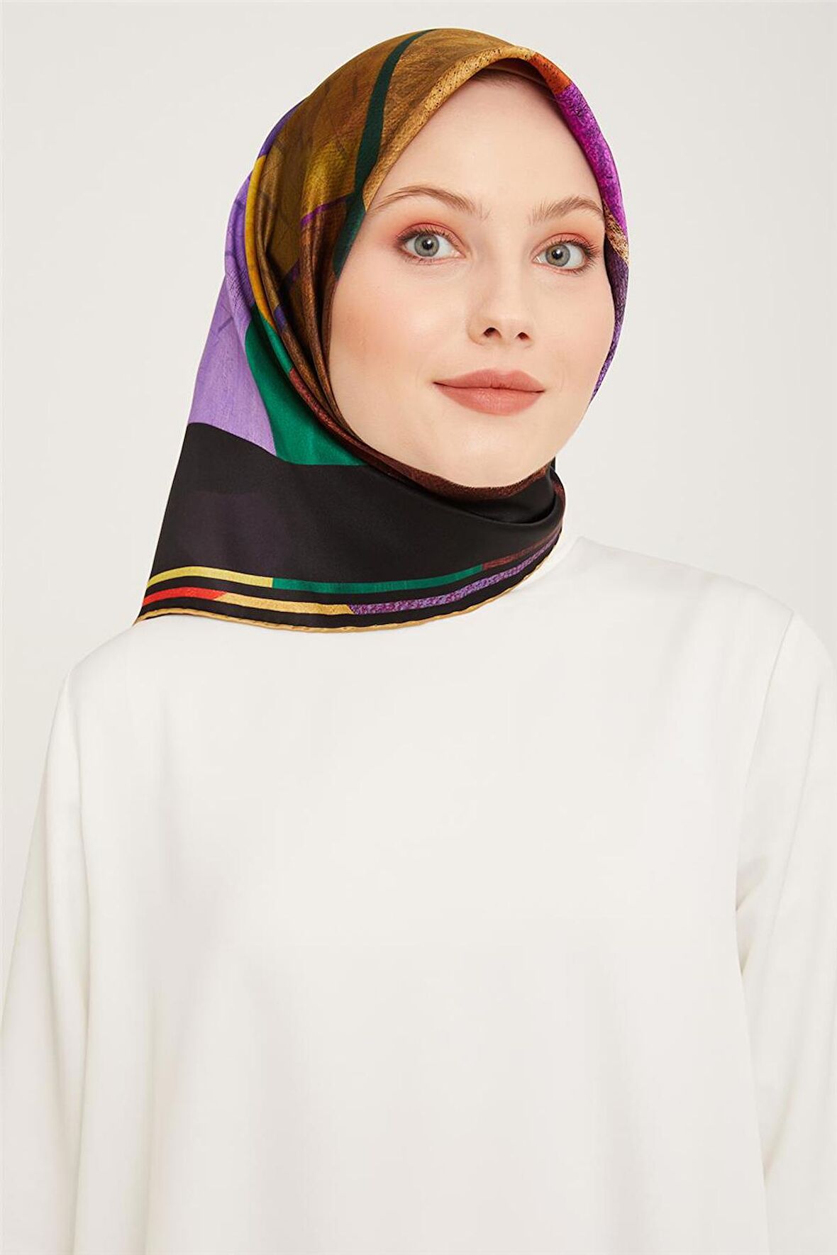 Armine Sura İpek Eşarp 23Ka9002 01