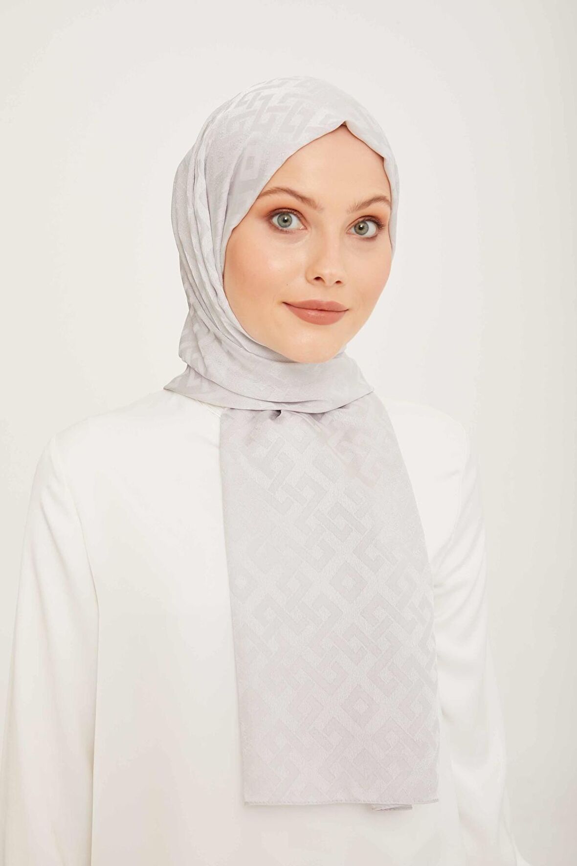Armine Trend Jan Jan Gümüş Geometrik Desen Jakar Şal 5-3128