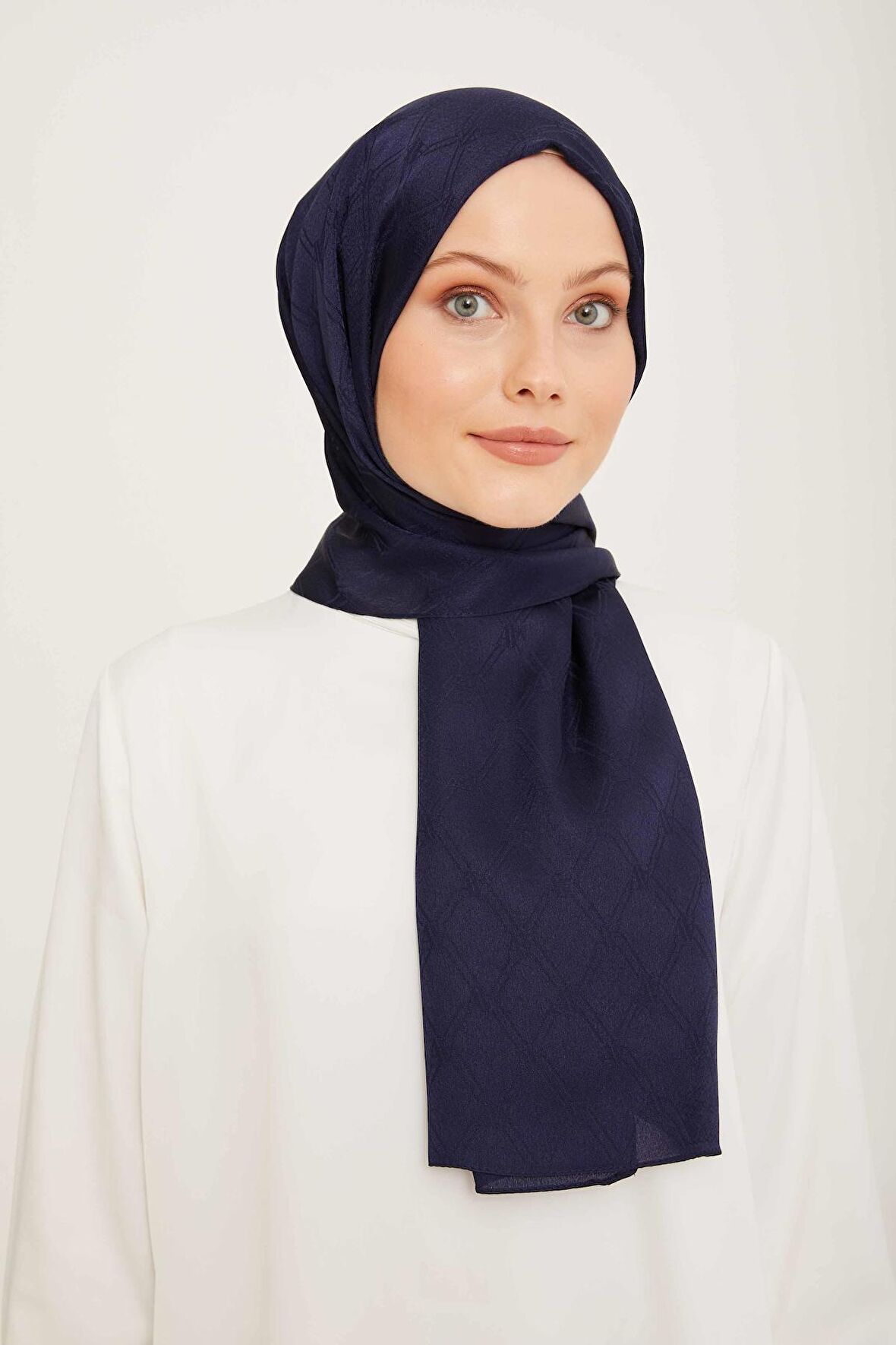 Armine Trend Jan Jan Lacivert Monogram Desenli Jakar Şal 6-21178