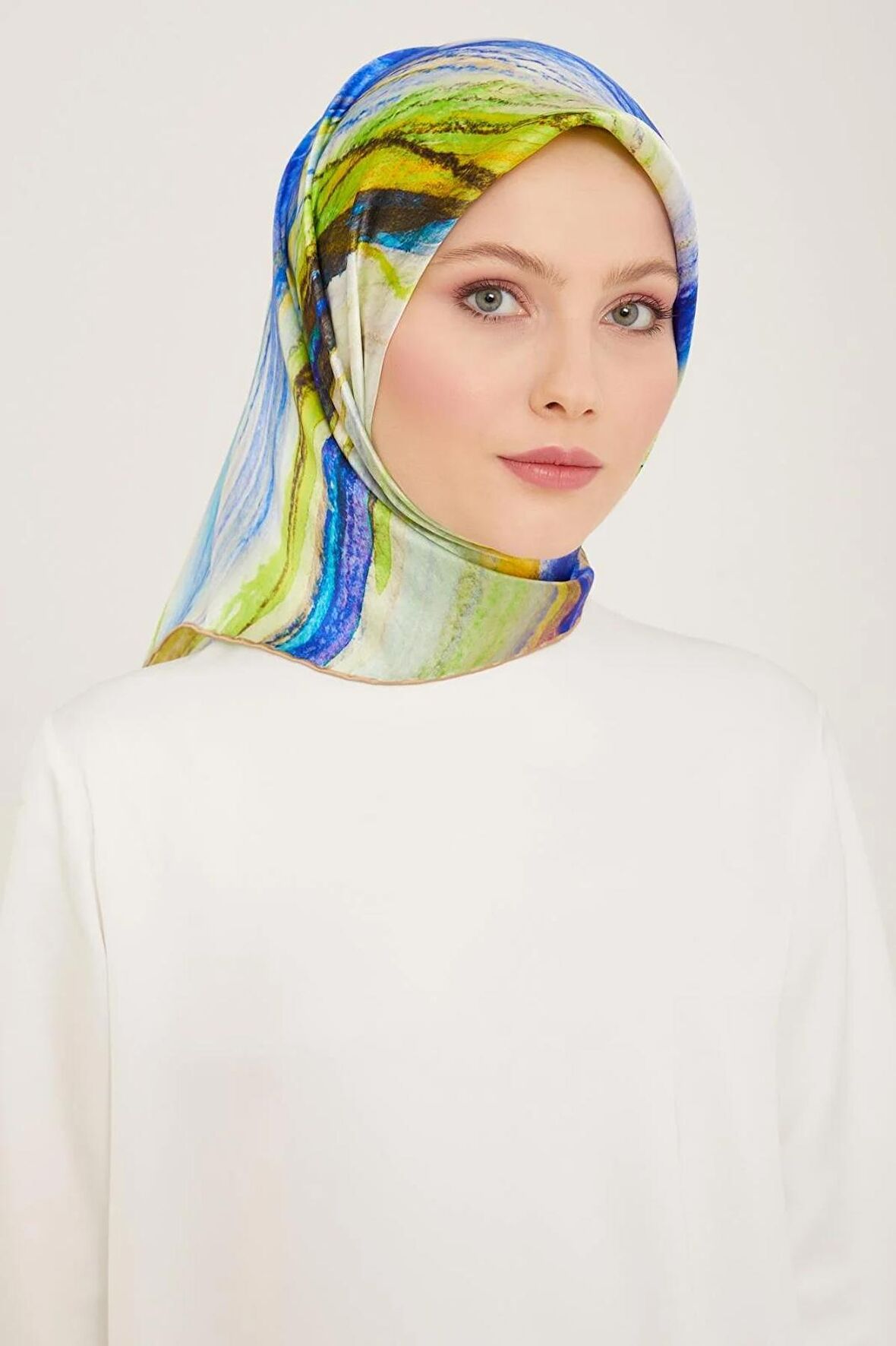 Armine Saks Mavi-Yeşil Batik Desen Sura İpek Eşarp 9102-83