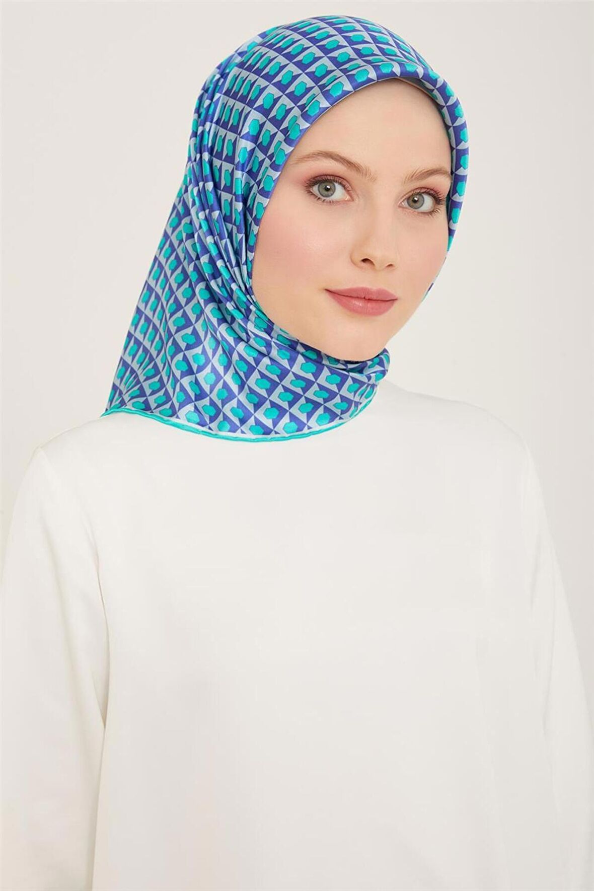Armine 90*90 Sura İpek Eşarp 24ya9109 52