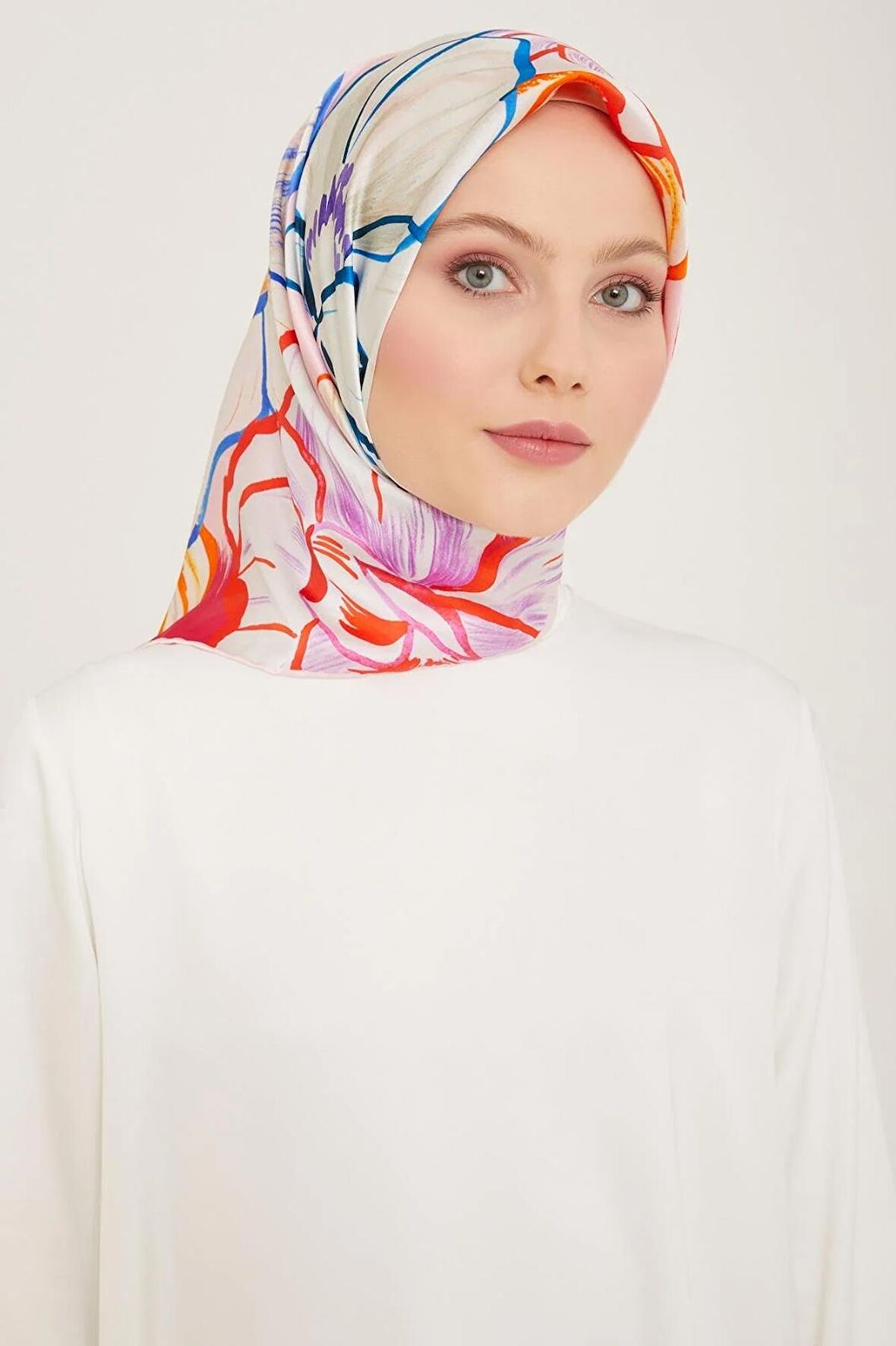 Armine Şeker Pembe Çiçek Desen Sura İpek Eşarp 9110-33