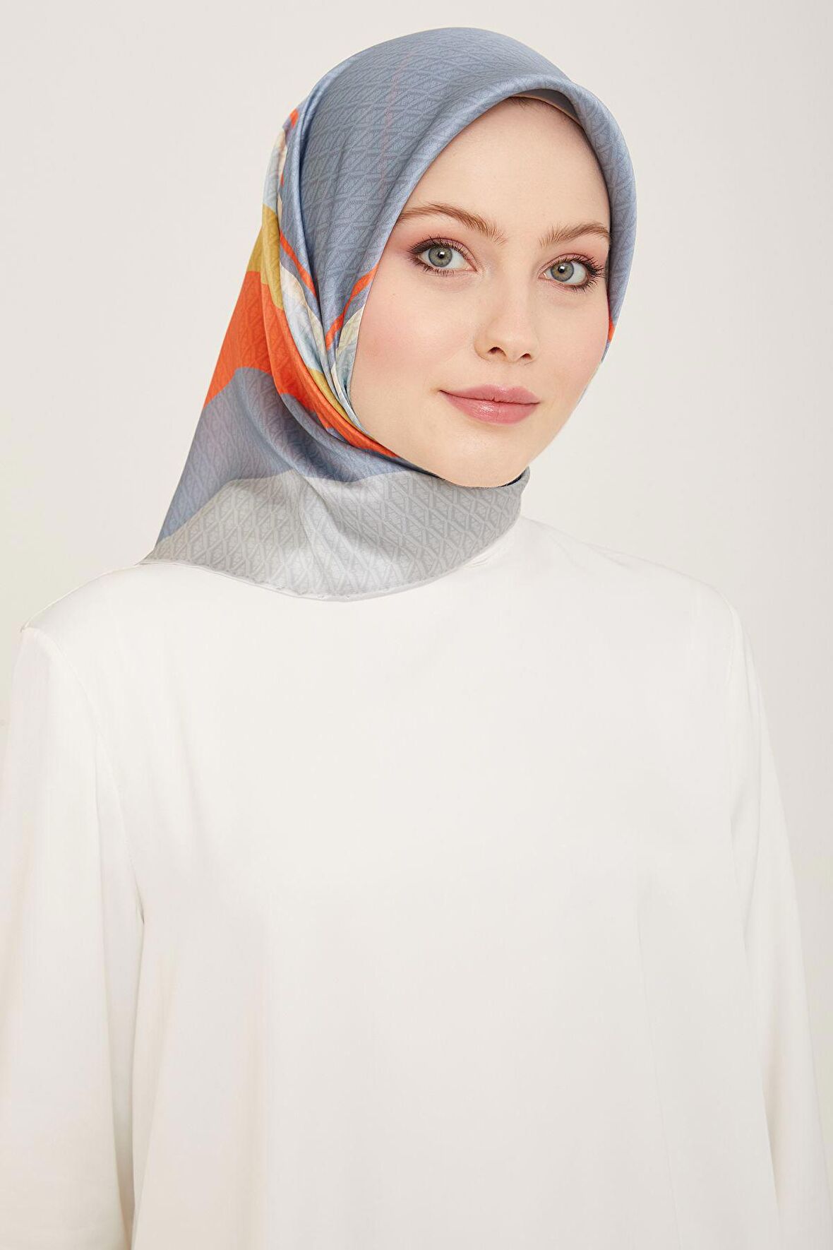 ARMİNE90*90  İPEK EŞARP 9111D (SURA) E24YA9111D01