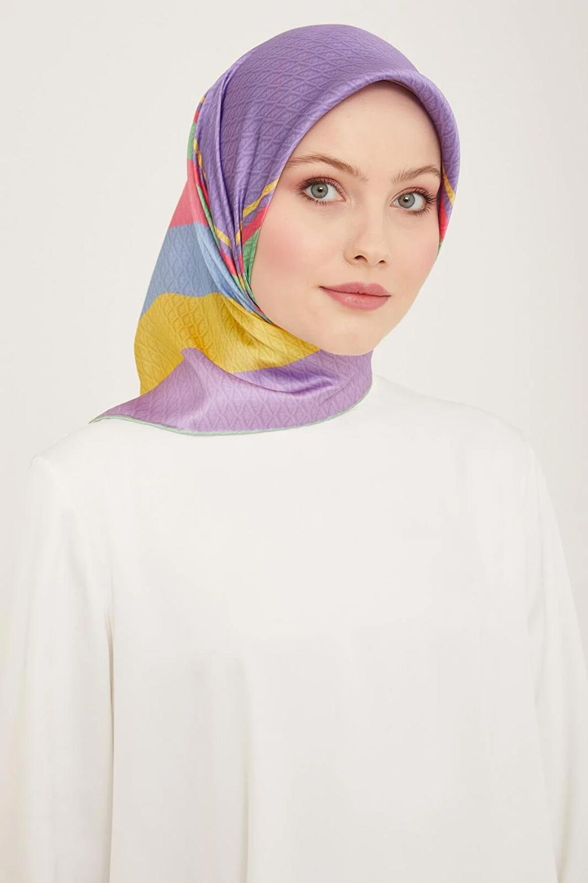 Armine Lila-Sarı Geçişli Monogram Desen Sura İpek Eşarp 9111-82