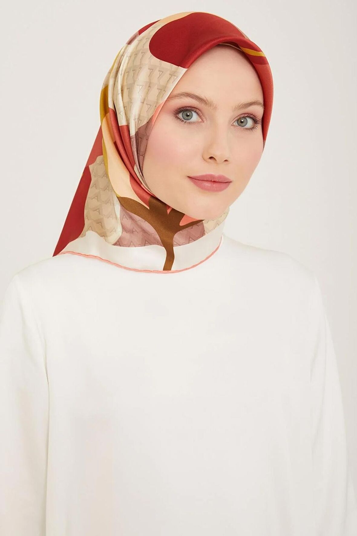 Armine Vişne Çürüğü-Pembe Lale Desen Tivil İpek Eşarp 9119-33