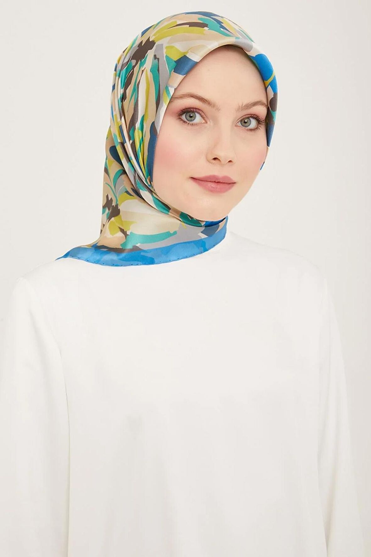 Armine Mavi-Fıstık Yeşil Karma Desen Tivil İpek Eşarp 9140-82