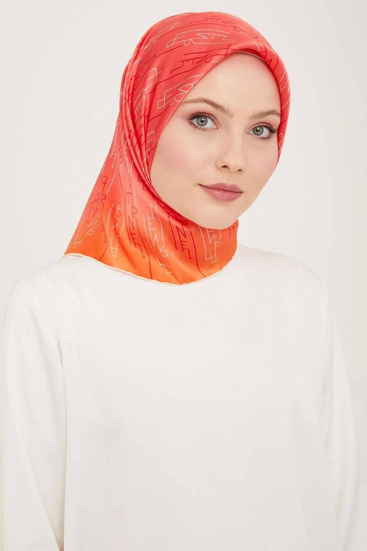 Armine Pembe-Turuncu Yazı Desen Tivil İpek Eşarp 9142-81