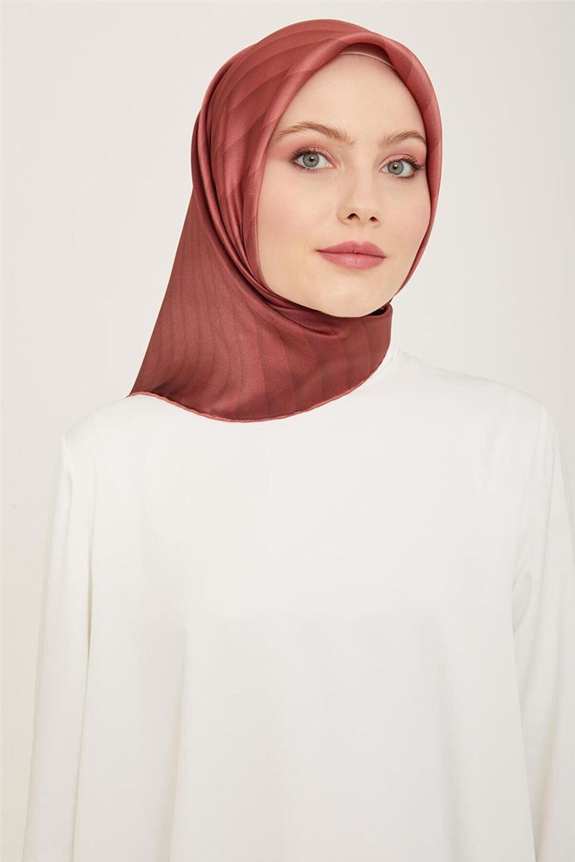 Armine 90*90 Sura İpek Eşarp 24ya9150 02