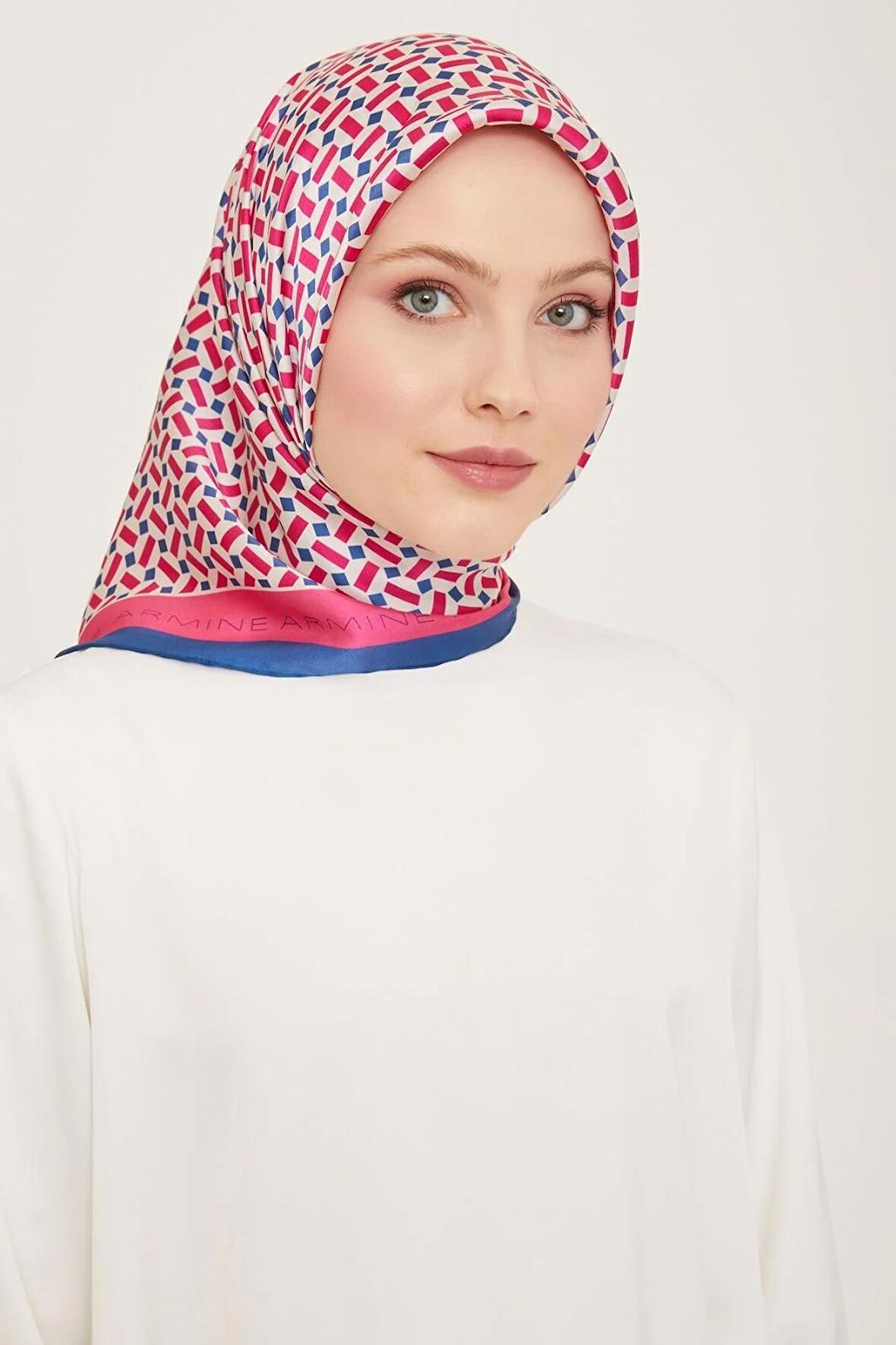Armine Lacivert-Şeker Pembe Geometrik Desen Tivil İpek Eşarp 9151-03