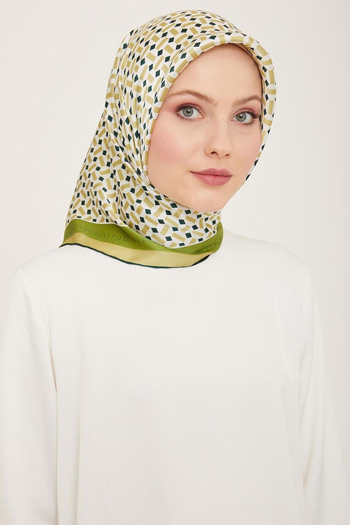 Armine Soft Yeşil-Zümrüt Yeşil Geometrik Desen Tivil İpek Eşarp 9151-50