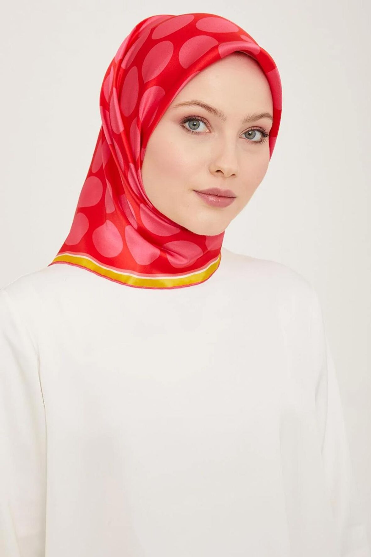 Armine Şeker Pembe-Pembe Puantiye Desen Tivil İpek Eşarp 9156-58