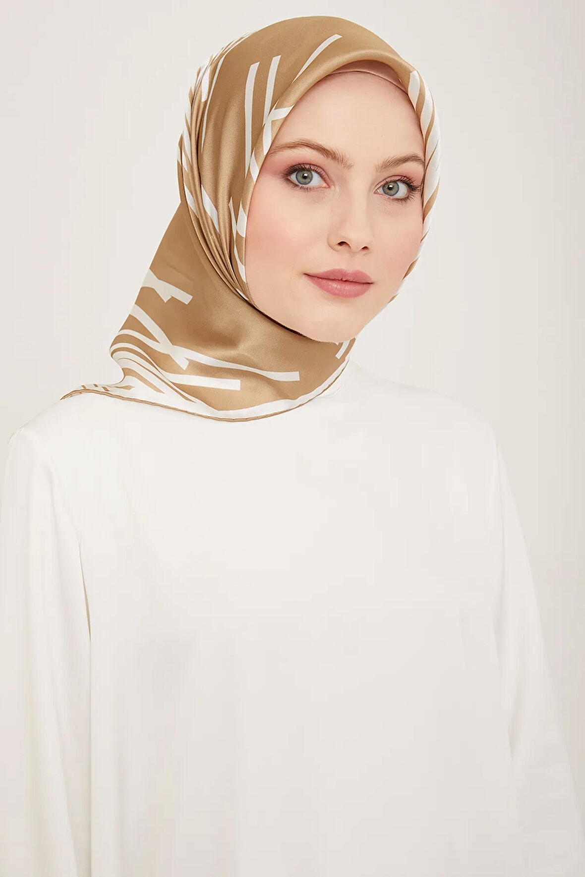 Sura İpek Eşarp  9157D (S )