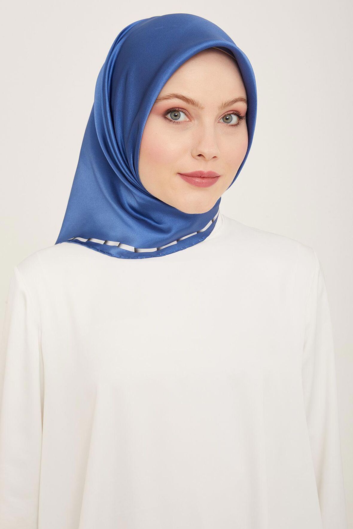 ARMİNE  90*90 İPEK EŞARP 9165D (SURA) E24YA9165D01
