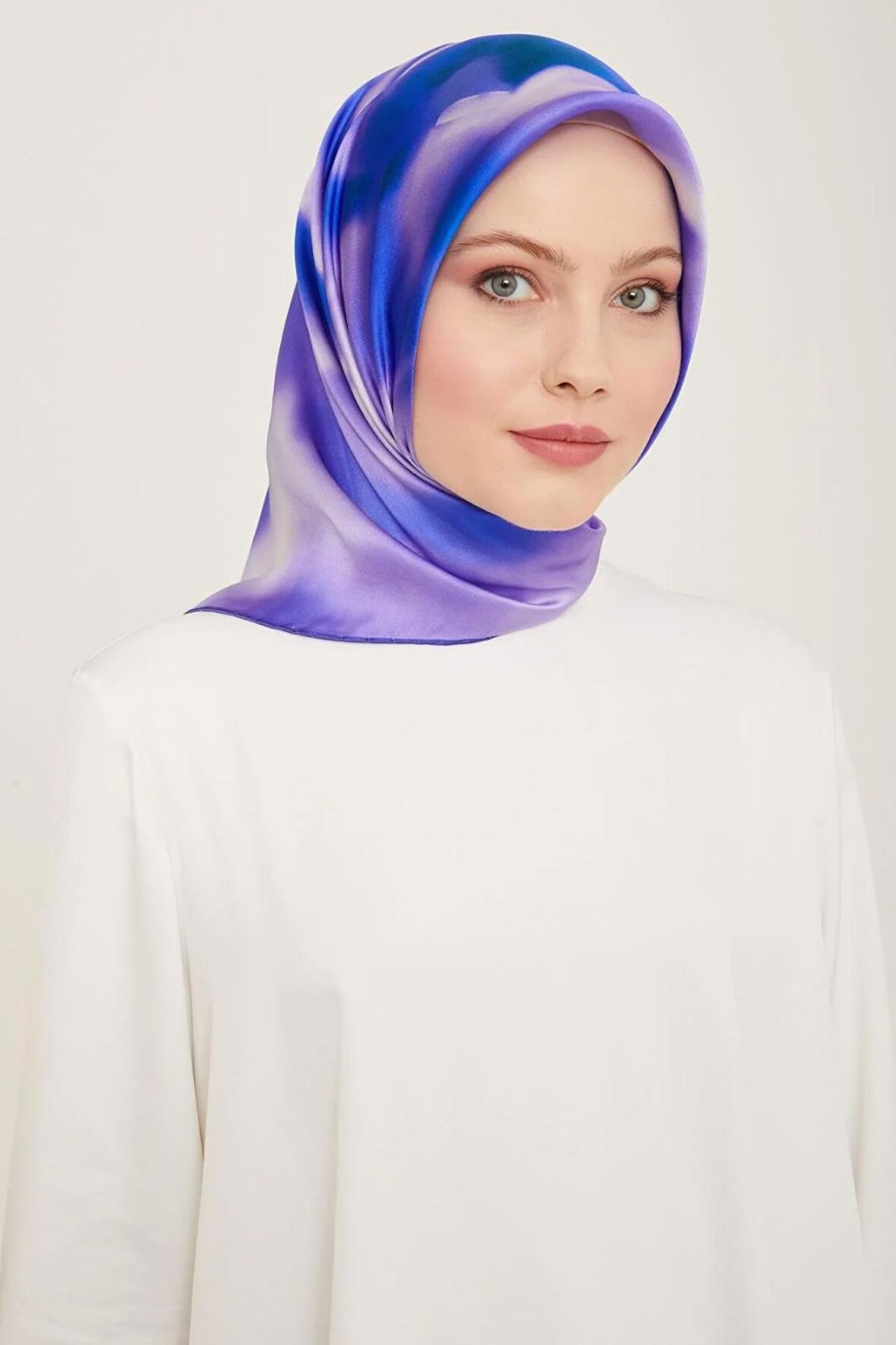 Armine Mor Geçişli Çiçek Desen Tivil İpek Eşarp 9124-81