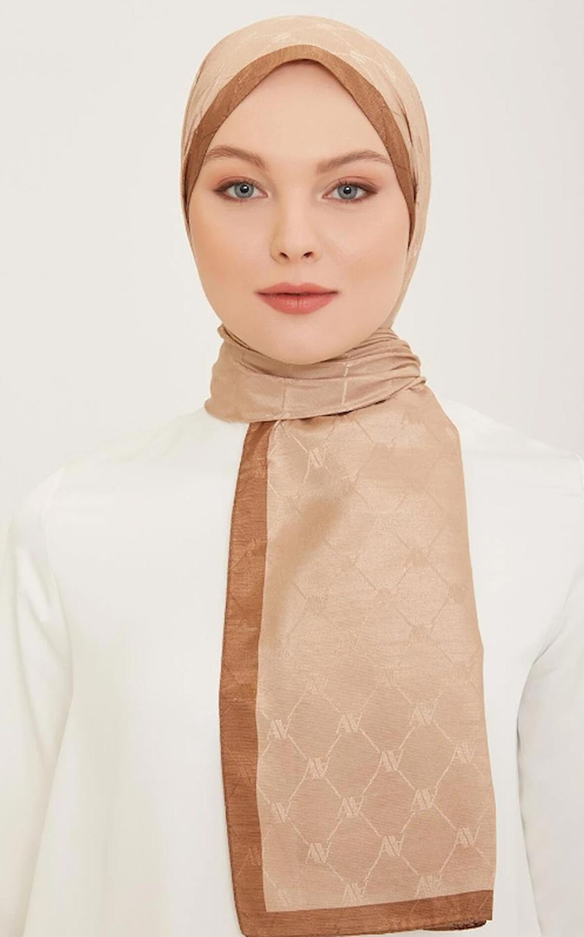 Armine Trend Monogram Şal 2-129 - Sütlü Kahve