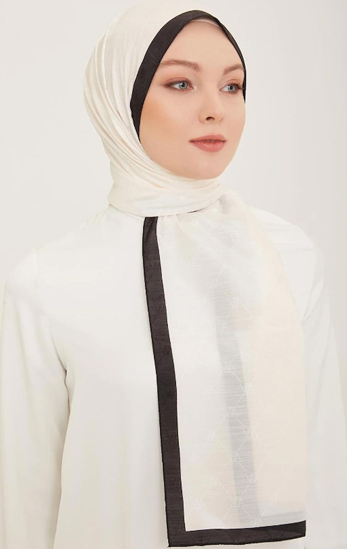 Armine Trend Monogram Şal 2-159 - Kırık Beyaz