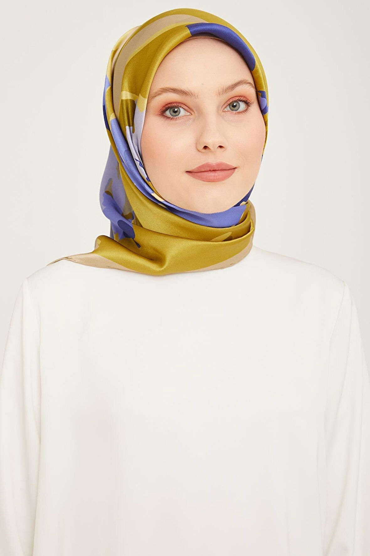 Armine Nostalji Sura İpek 9042-02 Yeşil Karışık Desen