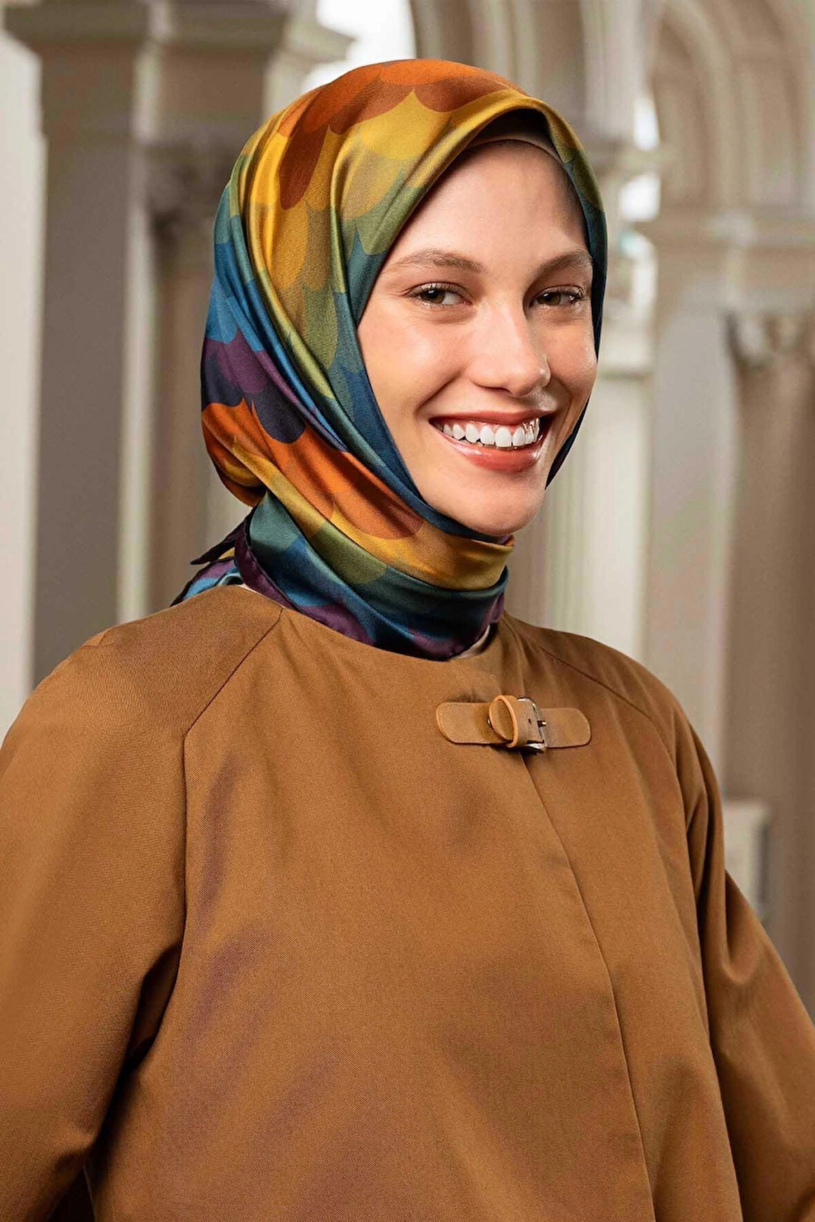 Armine Sura İpek Eşarp