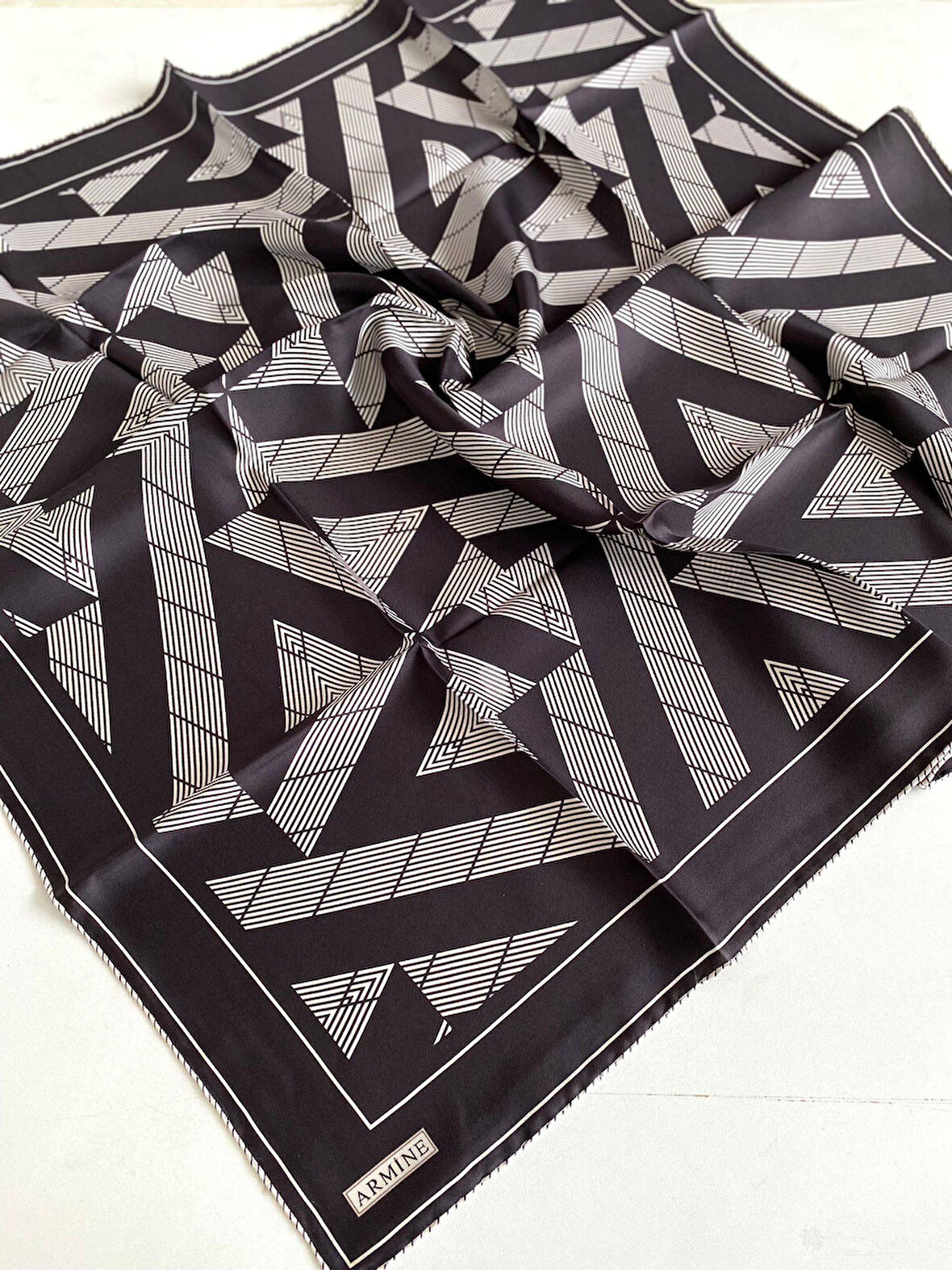 Armine Tivil İpek Eşarp 9255-83 Koyu Bordo Karışık Desen 