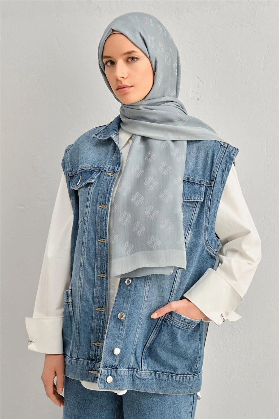 Tensel İpek Minimal Monogram Desen Şal 1