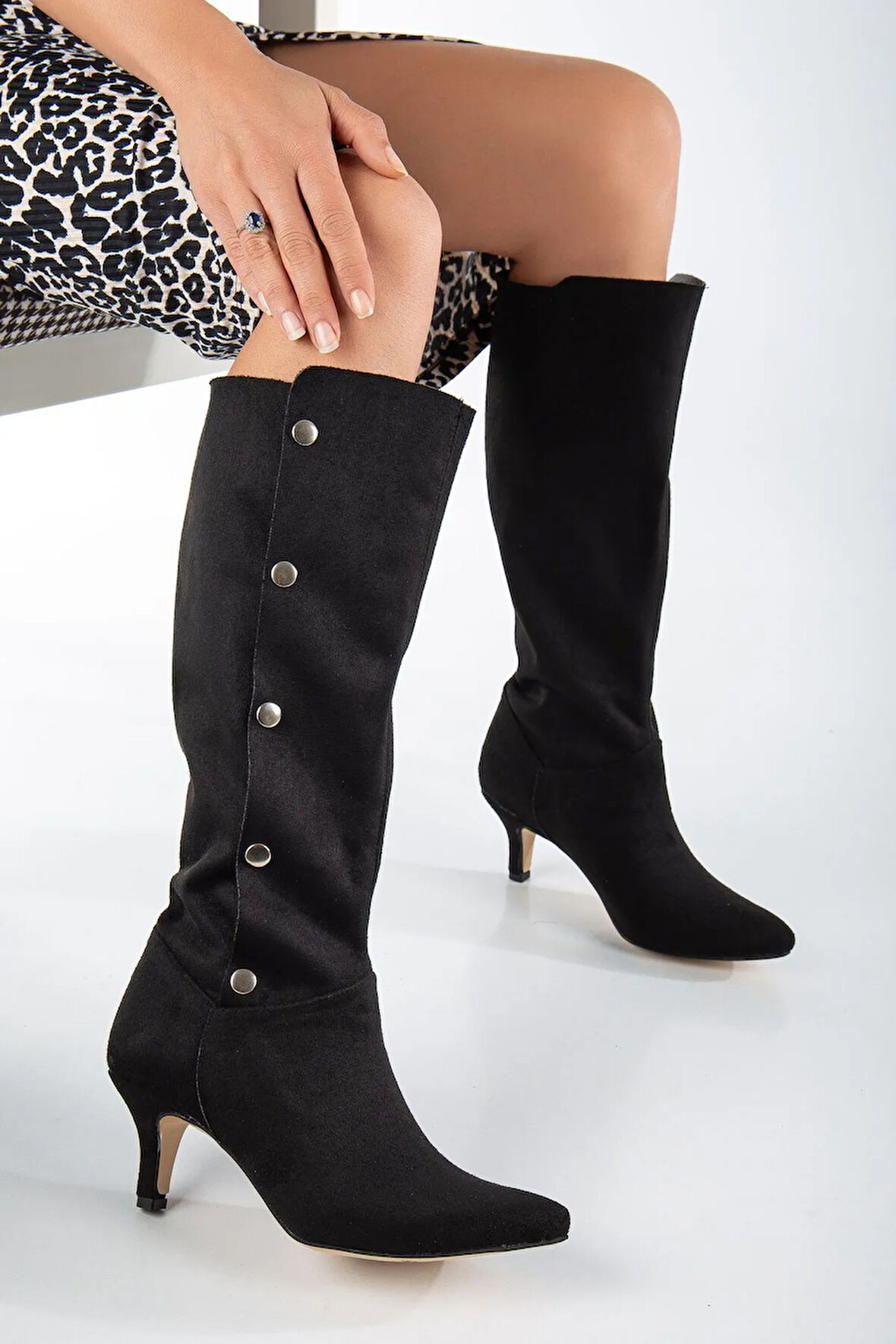 Kadın Zımbalı Topuklu Çizme AYK01