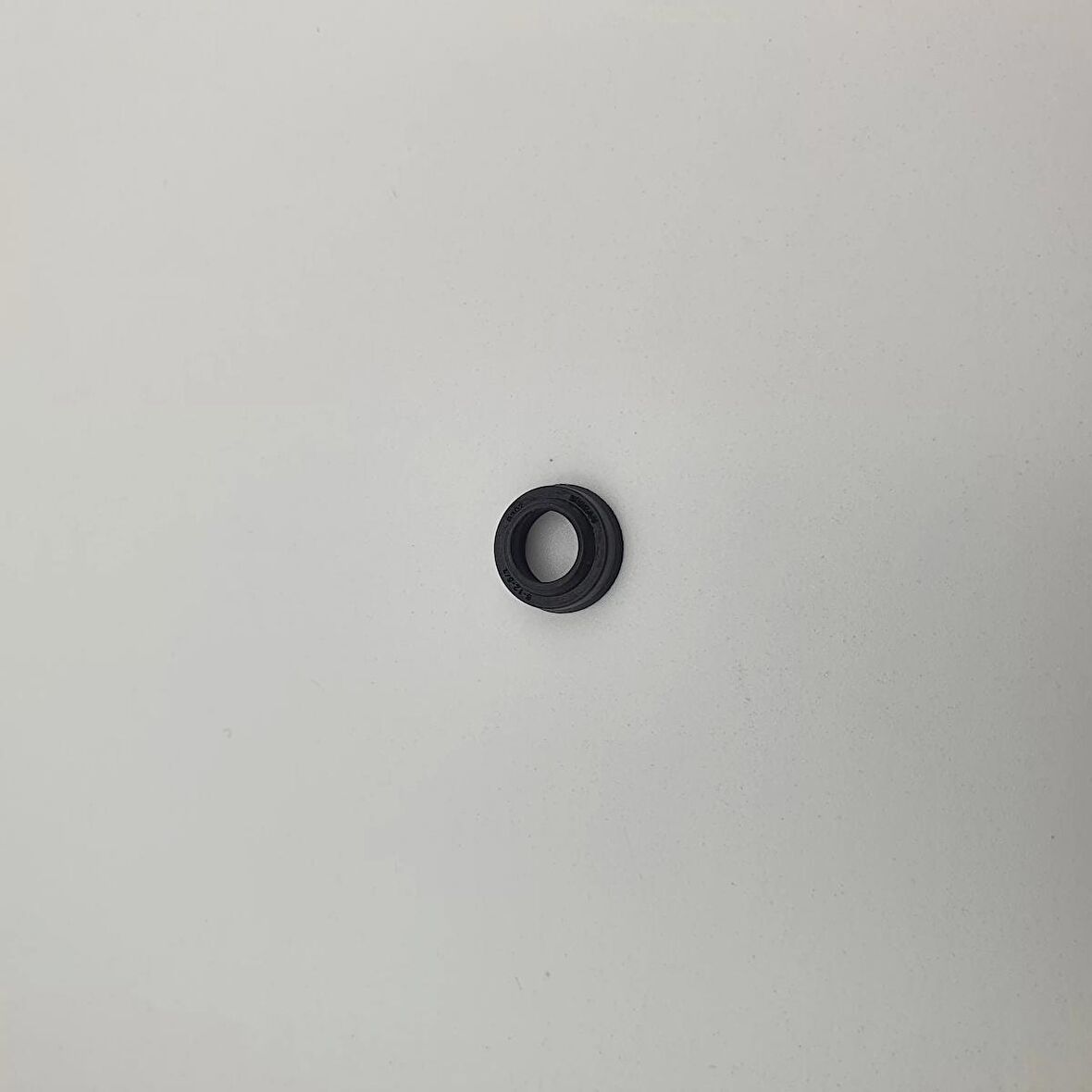 PNOMATİK TOZ BOĞAZ KEÇESİ NBR K52 - 16X20.5X3.7/4