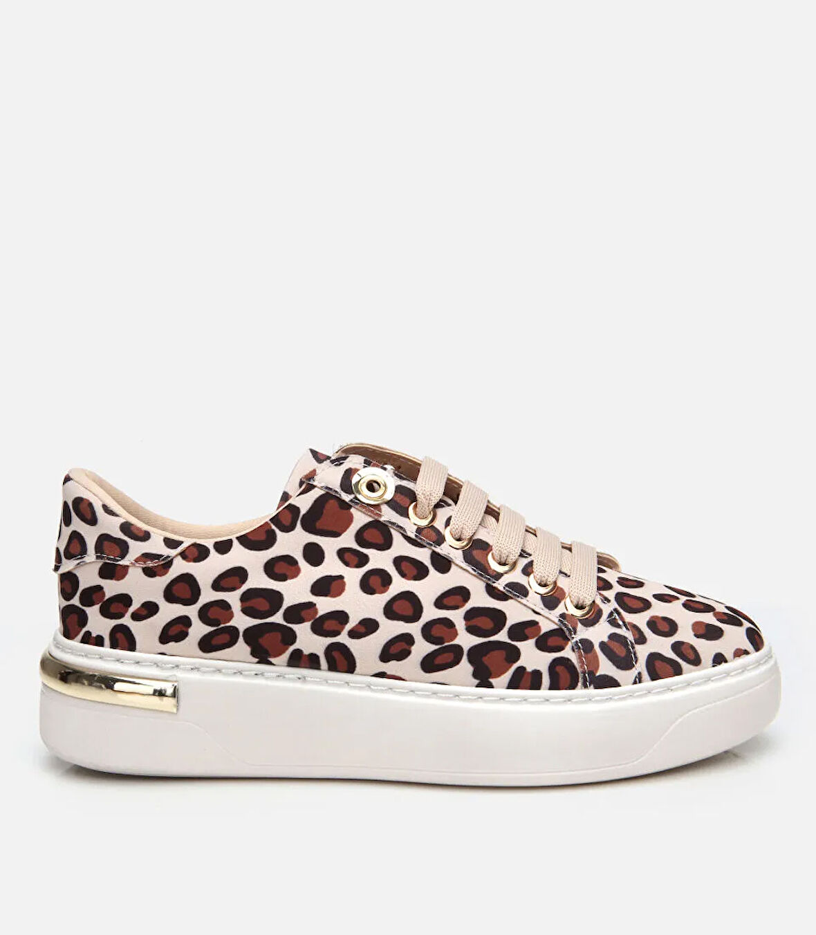 Kadın Bej Yaya Leopar Desenli Spor Ayakkabı