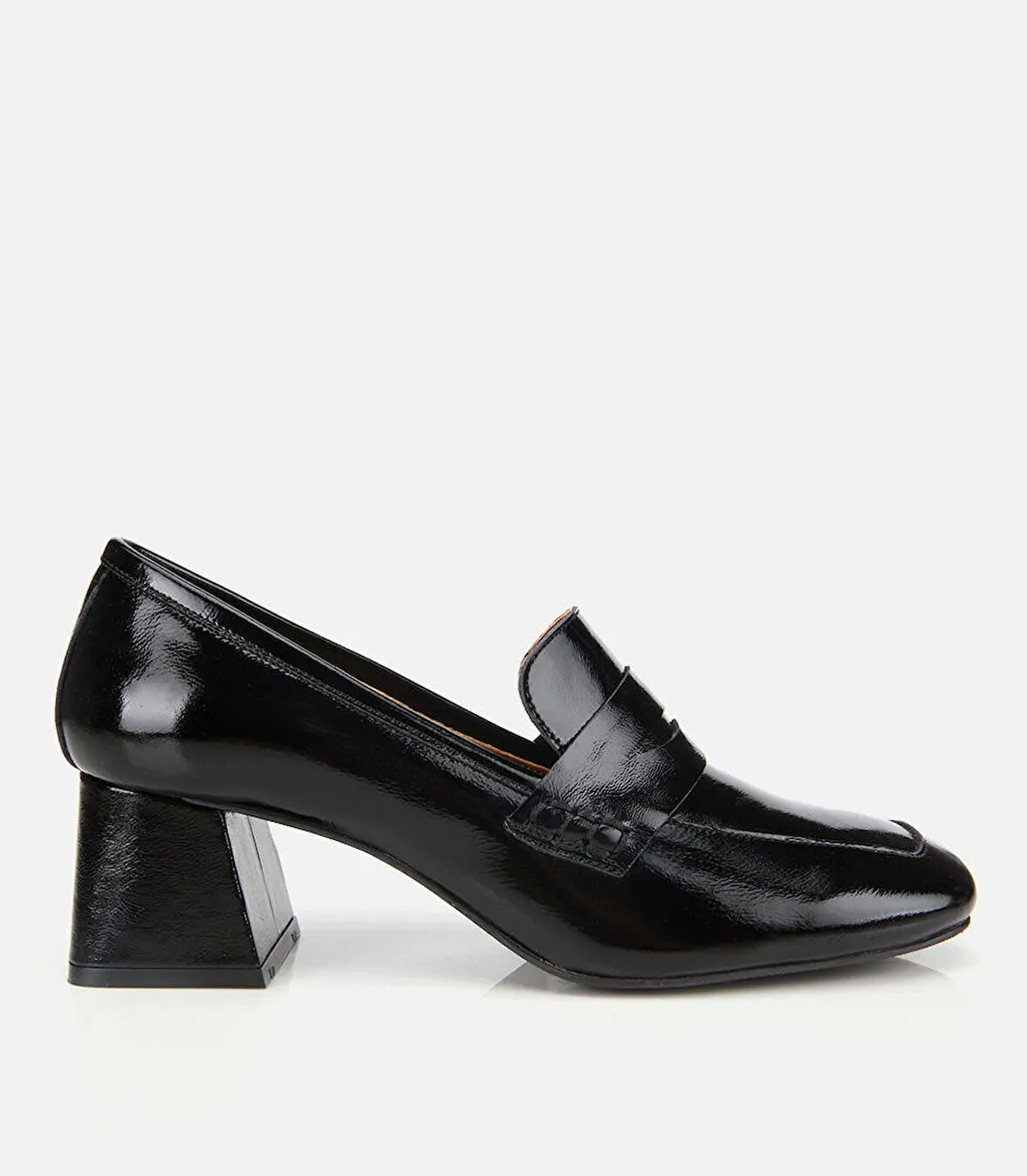 Kadın Rugan Deri Siyah Topuklu Klasik Loafer