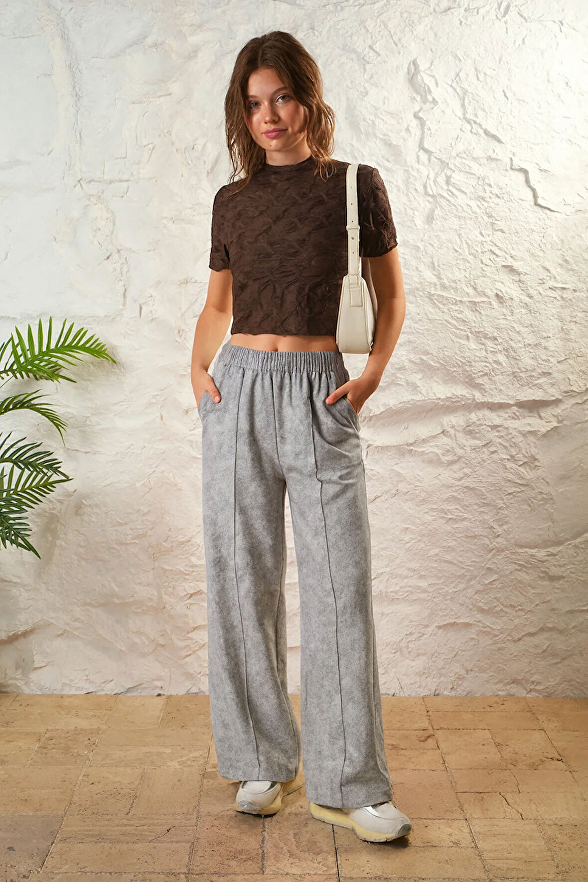 Kadın Önü Nevrürlü Ceplı Bol Paça Rahat Pantolon