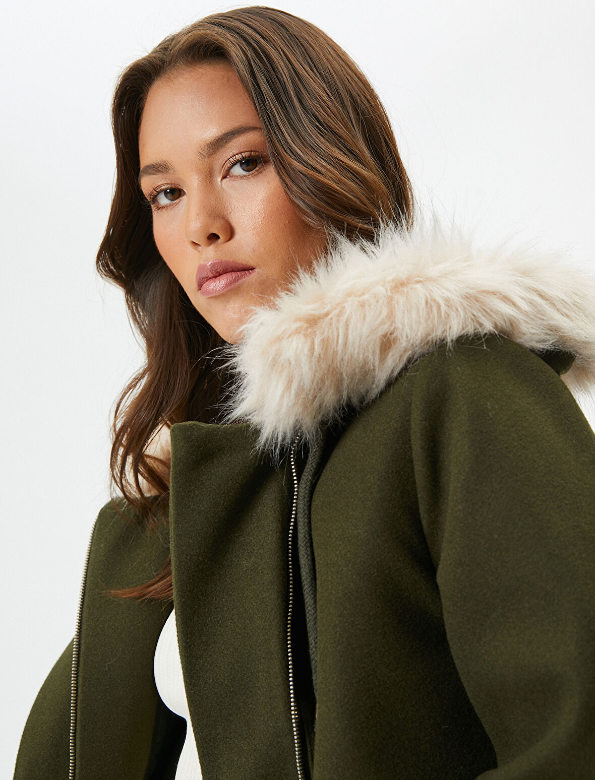 Kapüşonlu Kaban Suni Kürk Detaylı Beli Bağcıklı Cepli