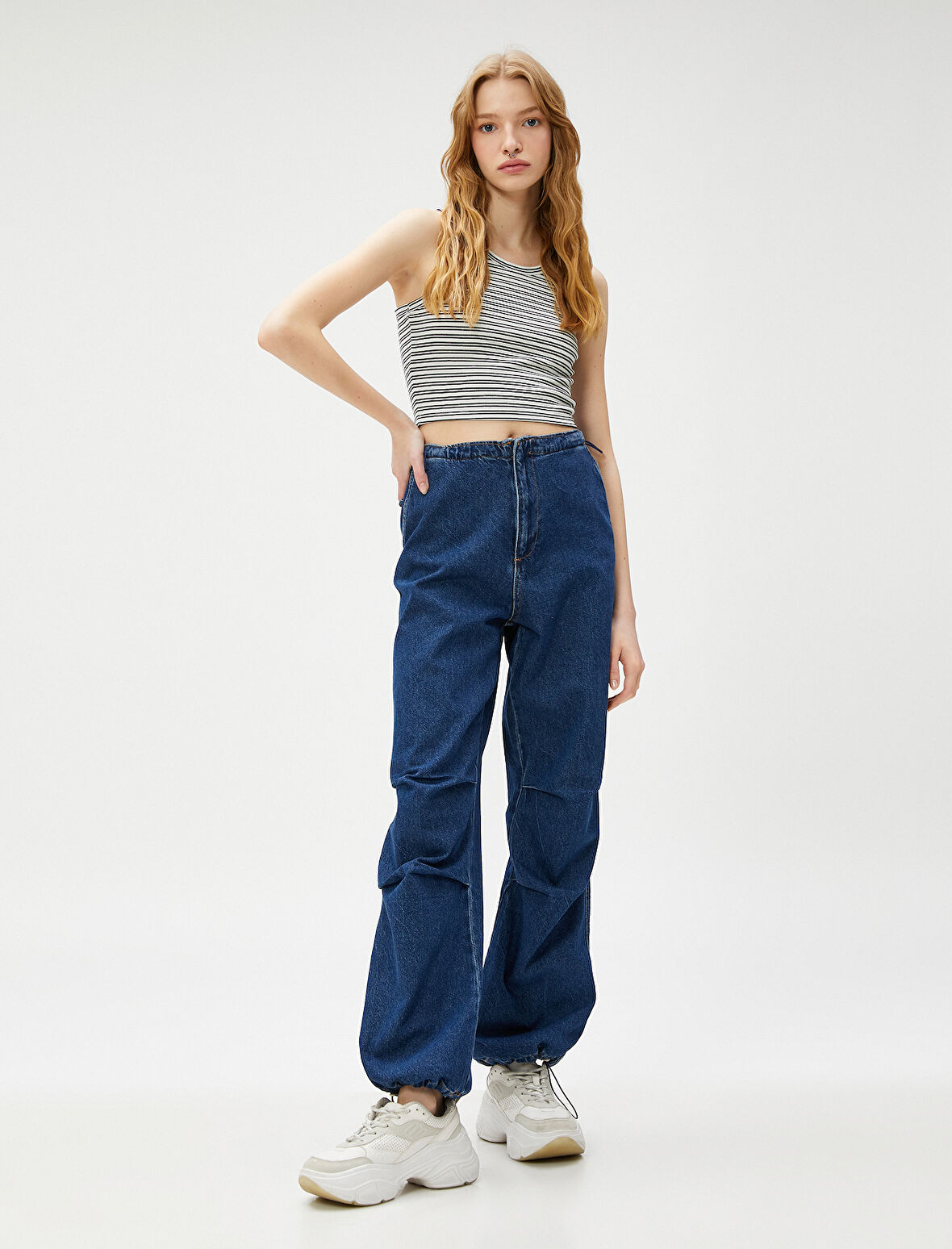 Crop Atlet Halter Yaka Dar Kesim 