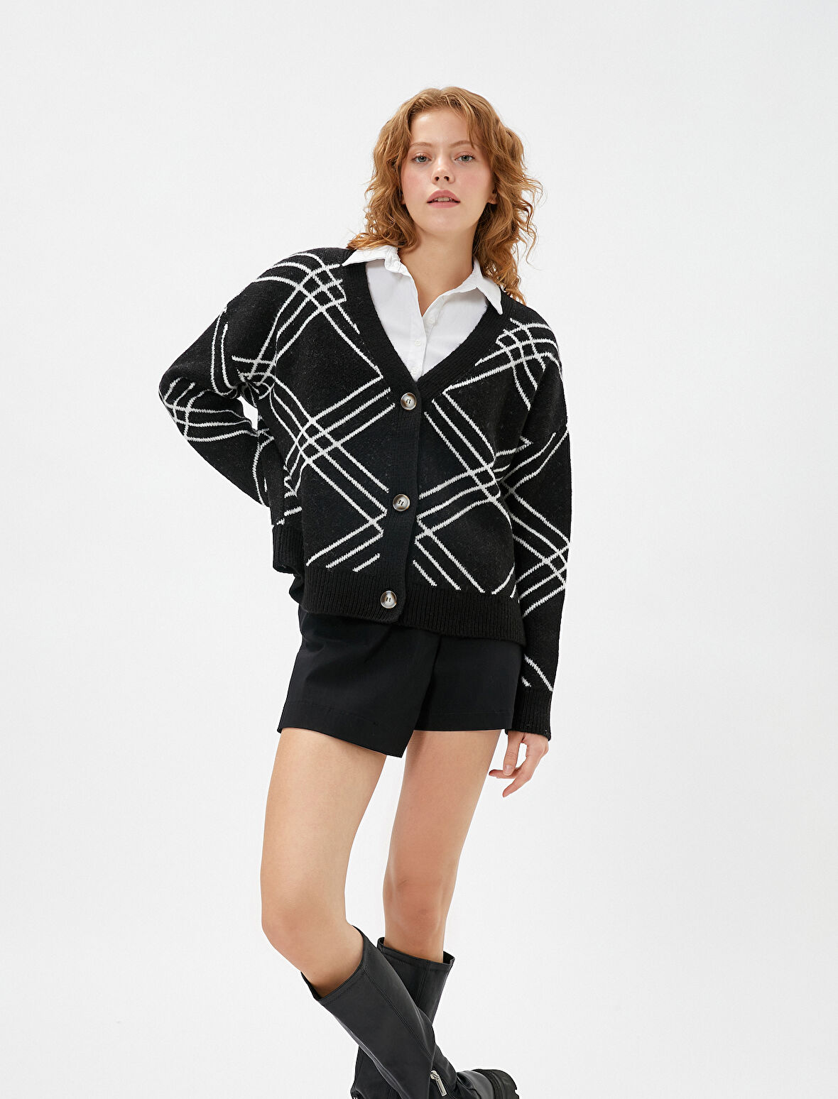 Örgü Hırka V Yaka Ribanalı Düğmeli Uzun Kollu