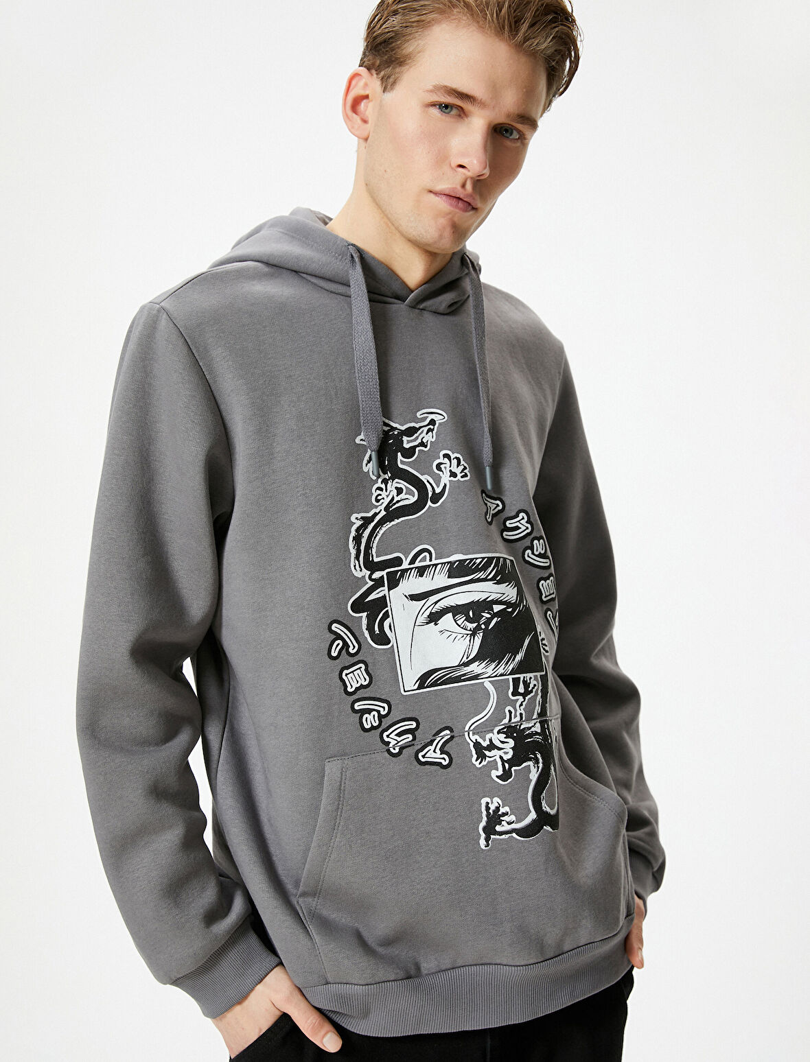 Arkası Baskılı Hoodie Uzakdoğu Temalı Kanguru Cep Detaylı