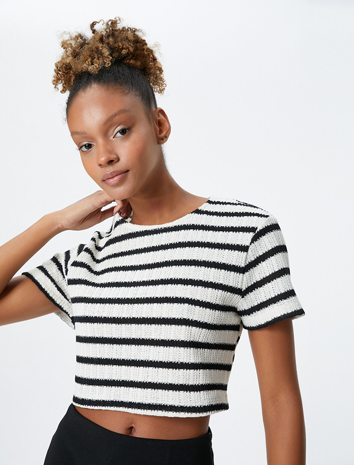 Crop Tişört Kısa Kollu Bisiklet Yaka Dokulu