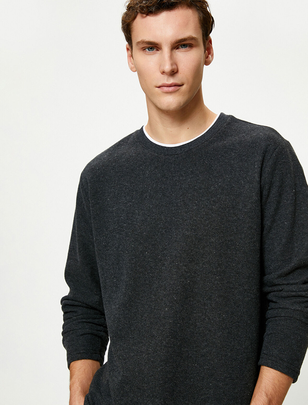 Basic Kazak Kumaş Detaylı Slim Fit Bisiklet Yaka