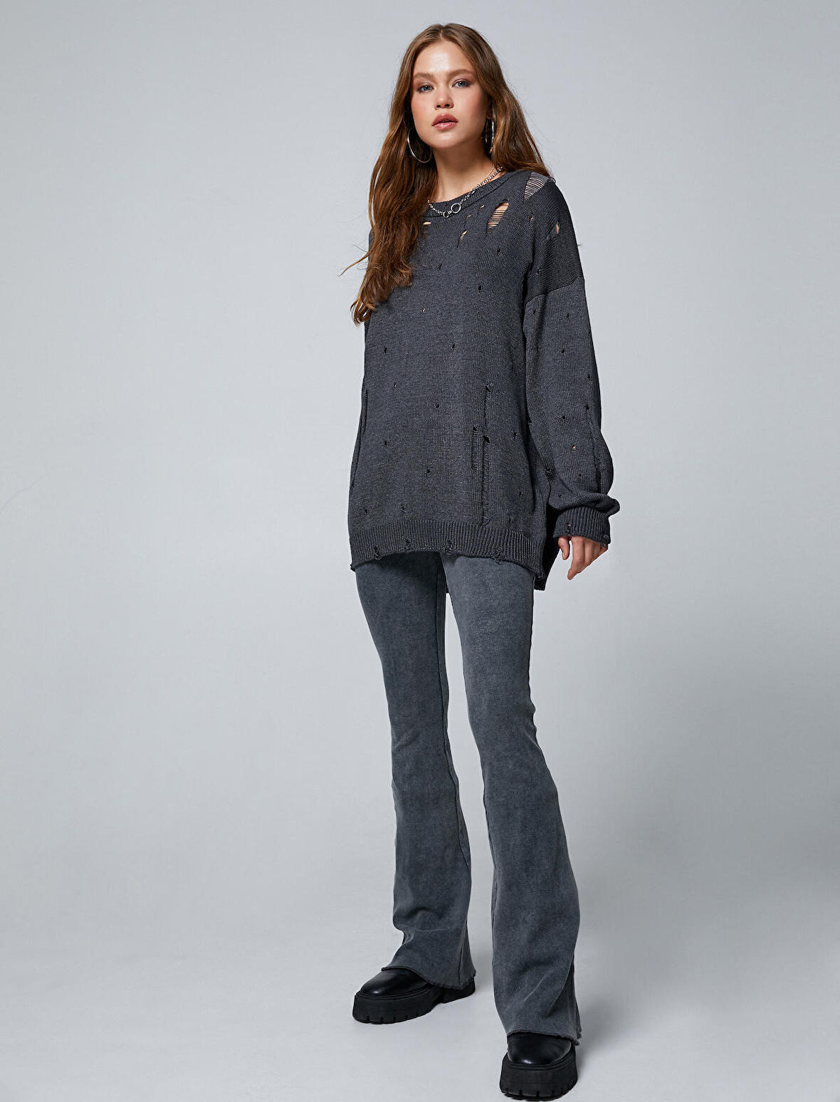 Triko Kazak Uzun Kollu Delikli Yırtık Detaylı Düşük Omuz Bisiklet Yaka