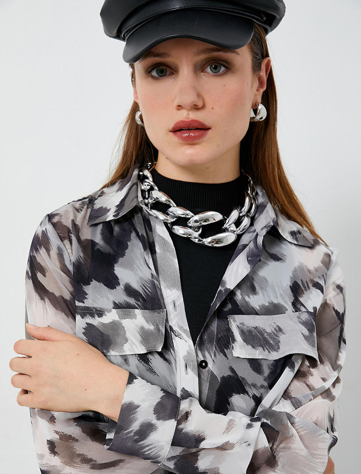 Uzun Kollu Gömlek Düğmeli Kapaklı Cepli 