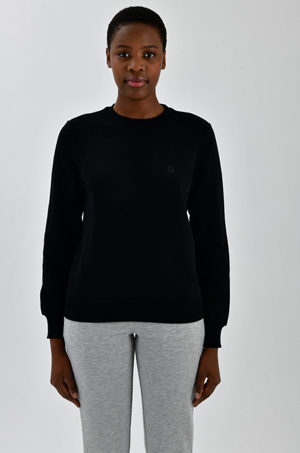 Kadın Sol Göğsü Logo Detaylı Sweatshirt