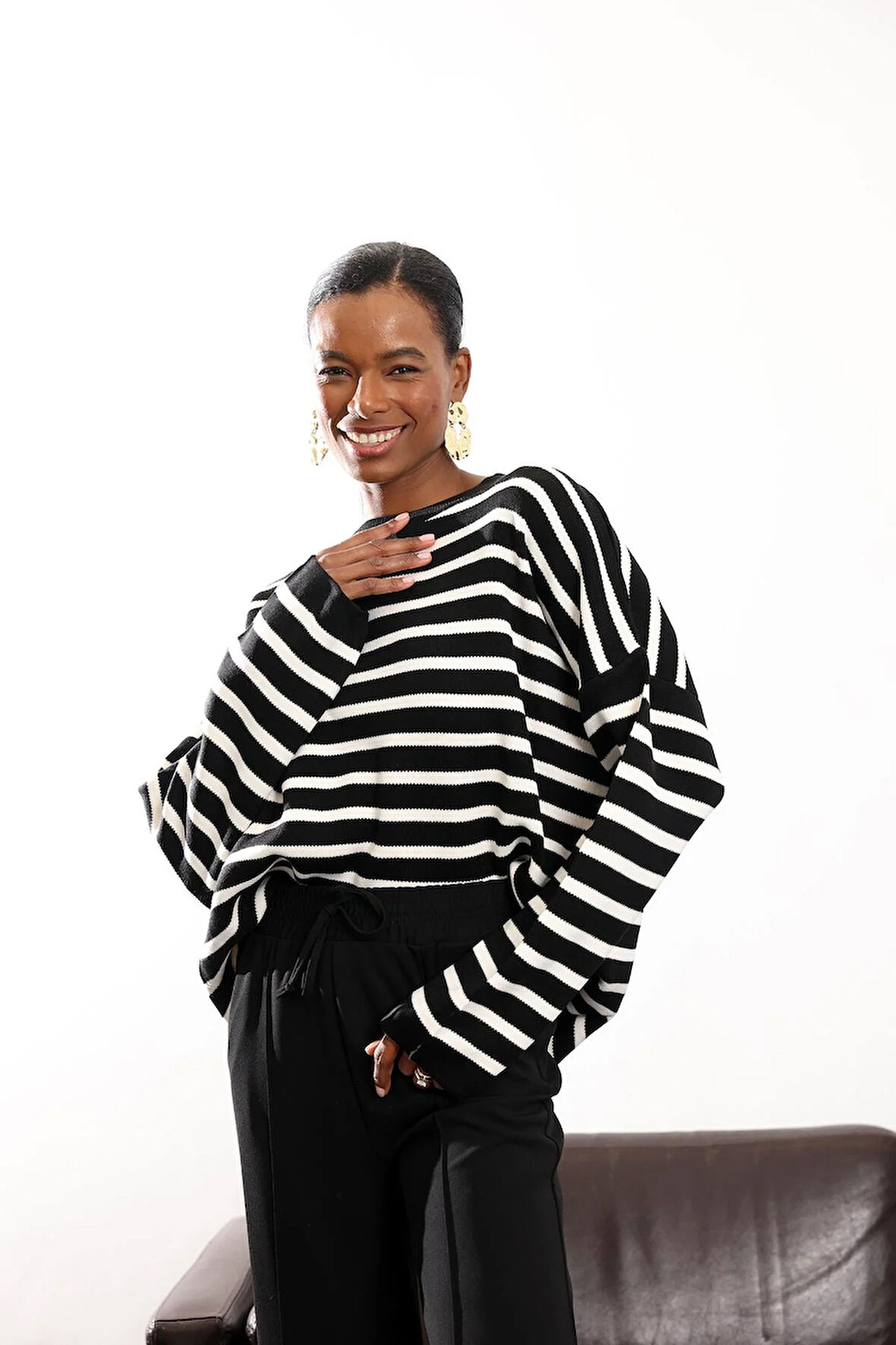 Siyah Çizgili Kazak 231100