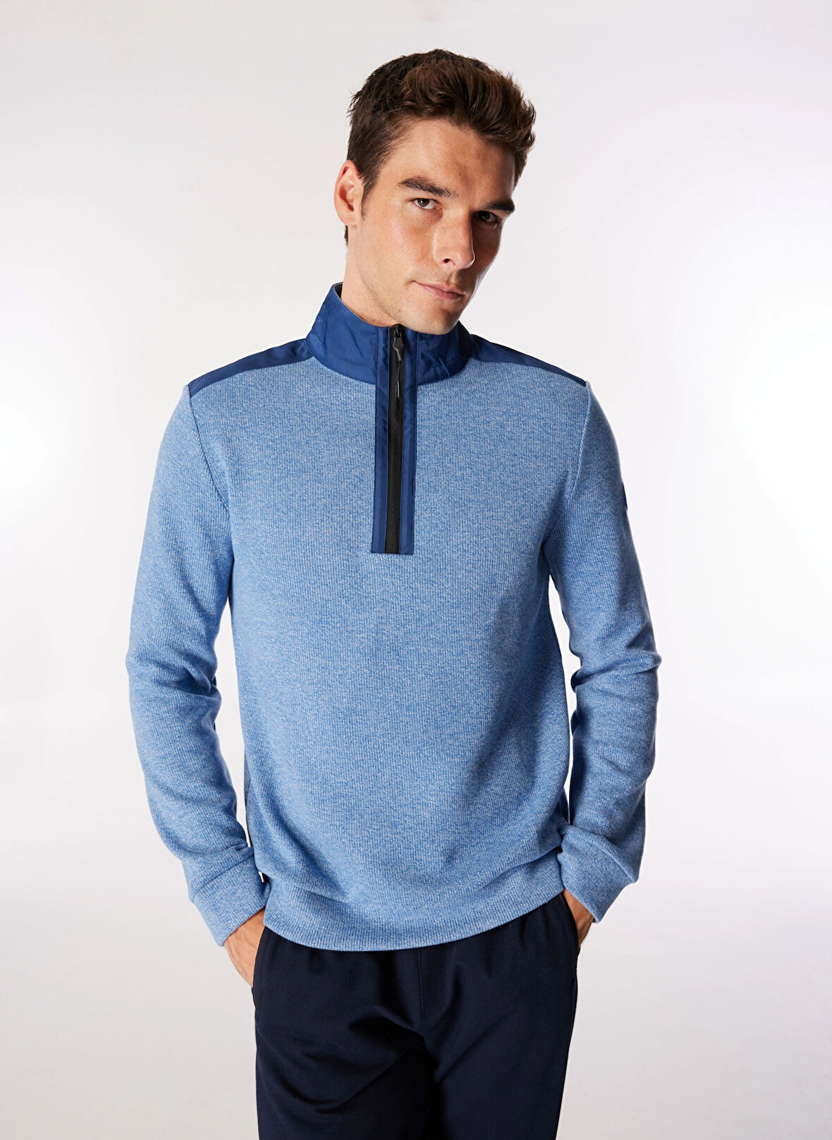 Mavi Erkek Dik Yaka Basic Fit Sweatshirt D4WM-SWT3311