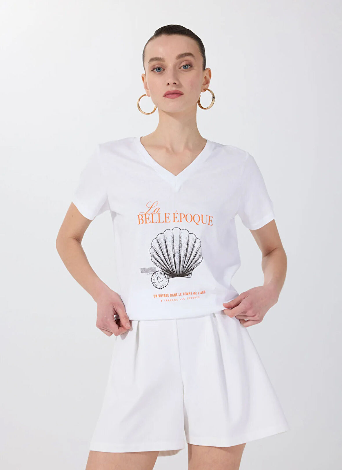 Fabrika V Yaka Baskılı Beyaz Kadın T-Shirt F5SL-TST0464
