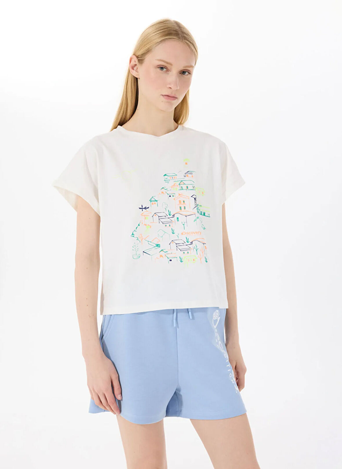 Discovery Expedition D5SL-TST3504 Beyaz Bisiklet Yaka Relaxed Baskılı Kadın T-Shirt