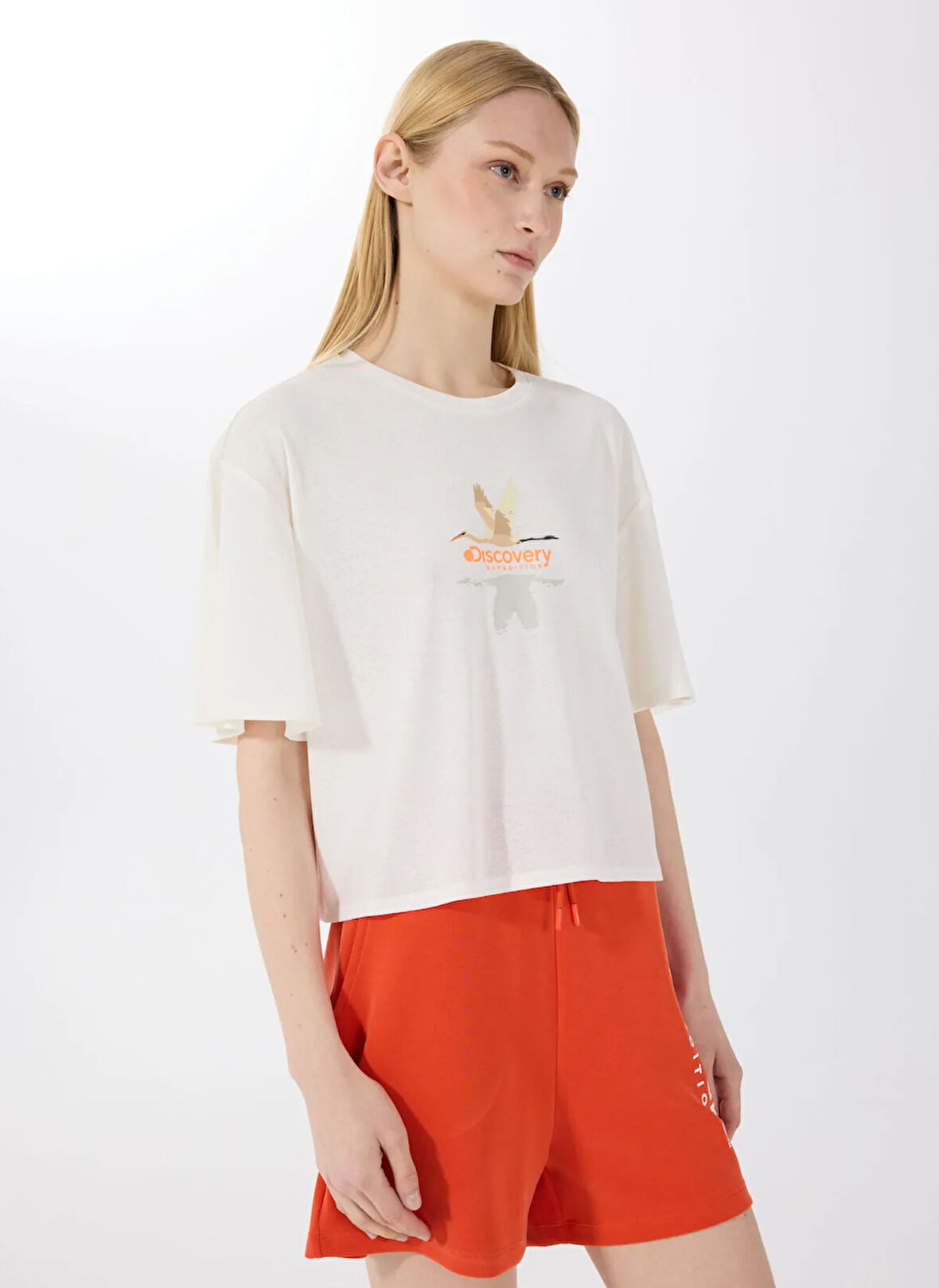 Discovery Expedition D5SL-TST3508 Beyaz Bisiklet Yaka Relaxed Baskılı Kadın T-Shirt