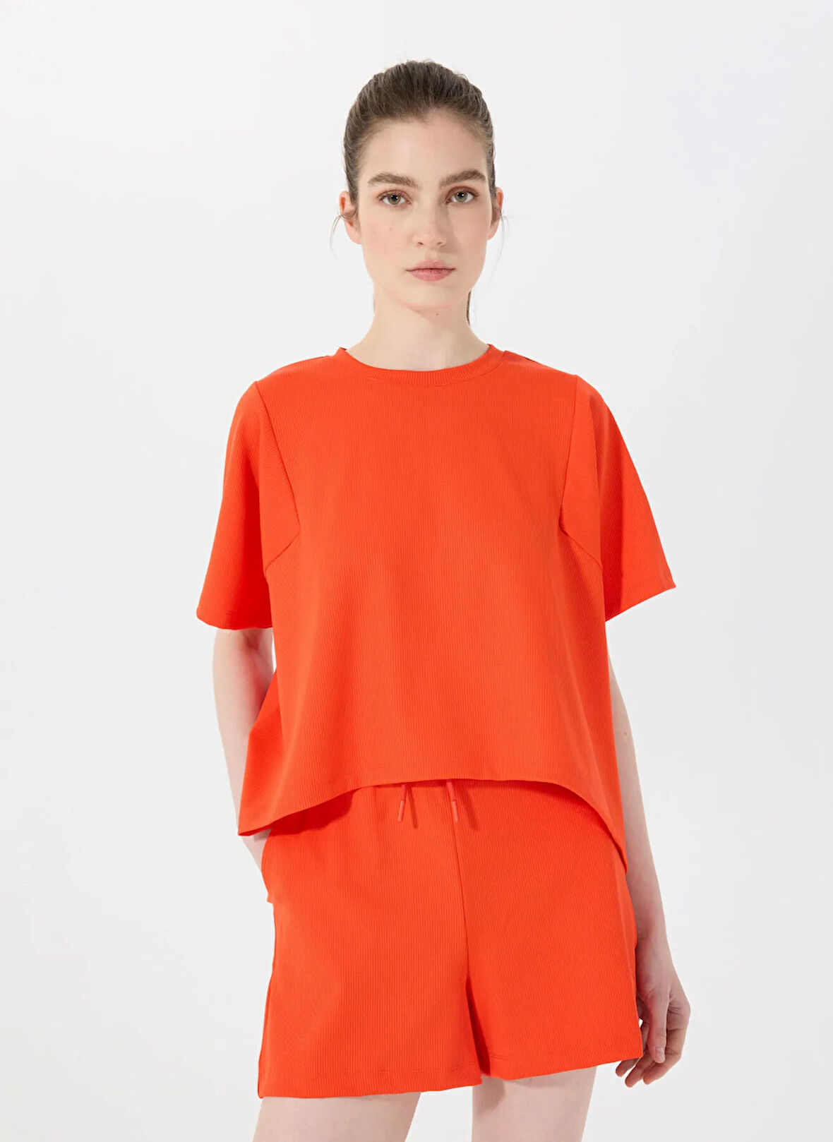 Kırmızı Kadın Bisiklet Yaka Relaxed T-Shirt D5SL-TST3574