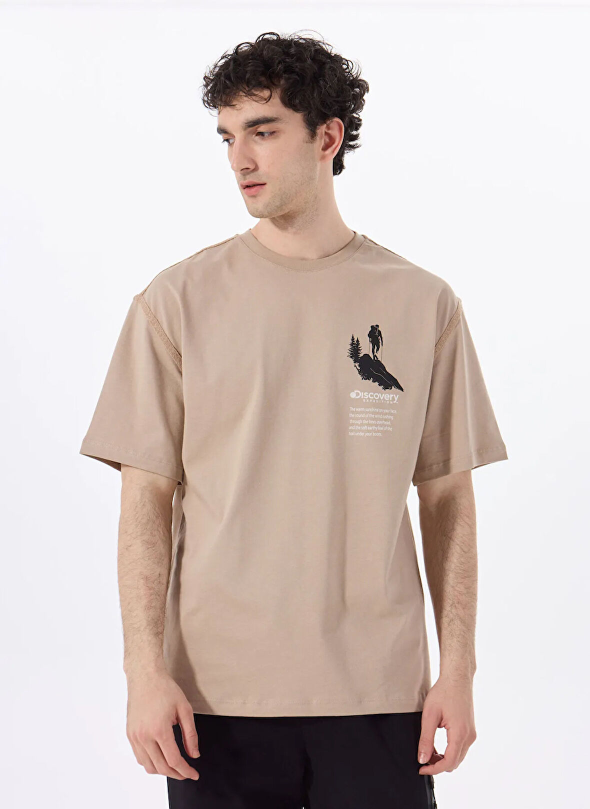 Discovery Expedition D5SM-TST3830 Açık Kahve Bisiklet Yaka Relaxed Baskılı Erkek T-Shirt