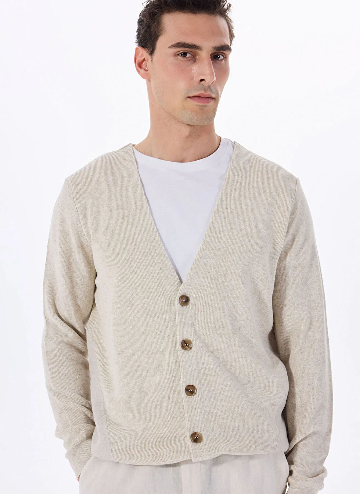 Bej Erkek V Yaka Regular Fit Jakarlı Keten Karışımlı Hırka FC5SM-HRK 2758