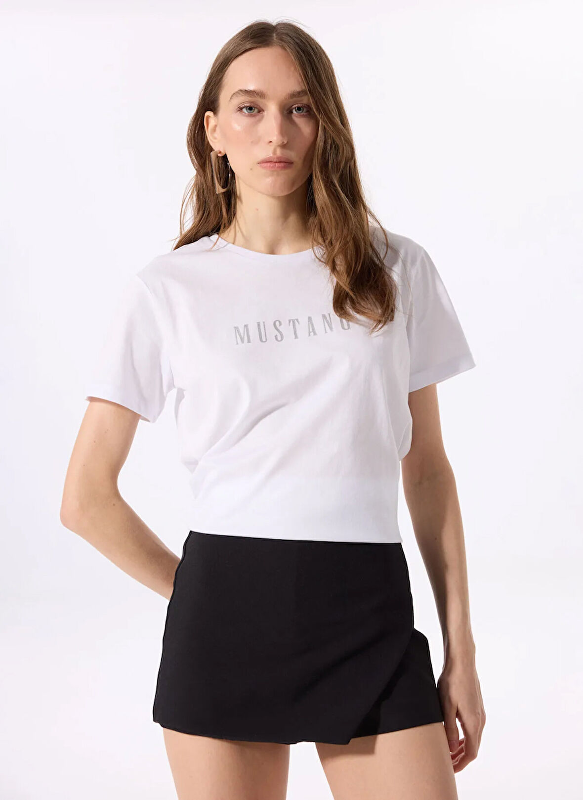 Mustang Bisiklet Yaka Baskılı Beyaz Kadın T-Shirt M5SL-TST1833